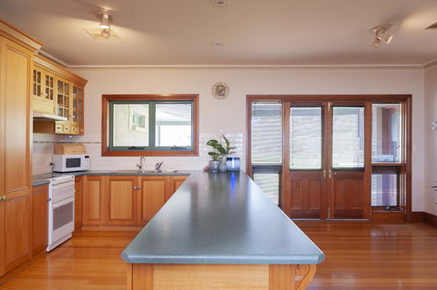 Angaston Saleyards Luxury Accommodation - Mackay Tourism 4