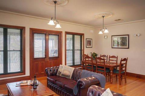 Angaston Saleyards Luxury Accommodation - Mackay Tourism 7