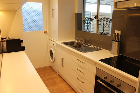 Christophers Villa - Mackay Tourism 34