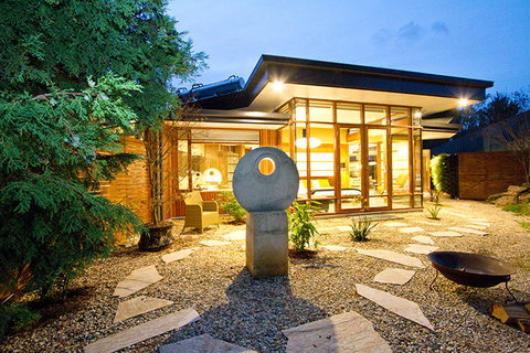Sticky Rice Villas - Mackay Tourism 10