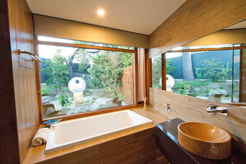 Sticky Rice Villas - Mackay Tourism 8