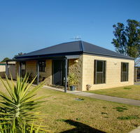 DBJ Holiday Units - Mackay Tourism