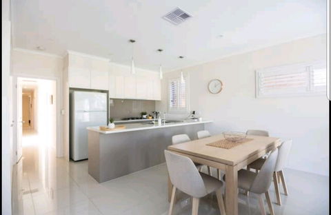 Belford Luxury * New * Clean * Cafes * Near CBD - Mackay Tourism 5