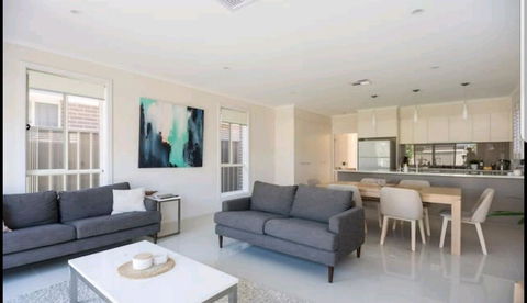 Belford Luxury * New * Clean * Cafes * Near CBD - Mackay Tourism 1