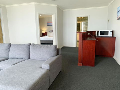 Hilton Beachfront Motel - Mackay Tourism 16