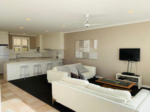 The Bluff Resort Apartments - Mackay Tourism 6