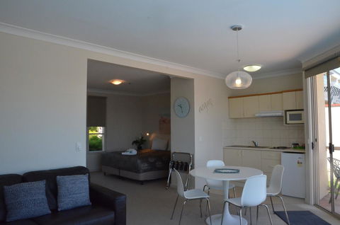 The Bluff Resort Apartments - Mackay Tourism 24