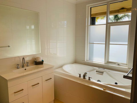 The Bluff Resort Apartments - Mackay Tourism 3