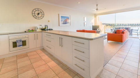 The Bluff Resort Apartments - Mackay Tourism 17