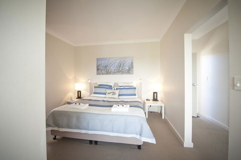 The Bluff Resort Apartments - Mackay Tourism 32