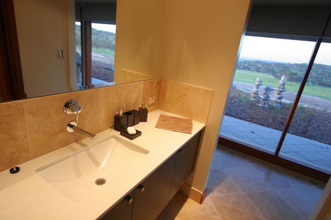 Almonta Park Lodge - Mackay Tourism 6