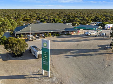 Border Village Roadhouse - Mackay Tourism 17
