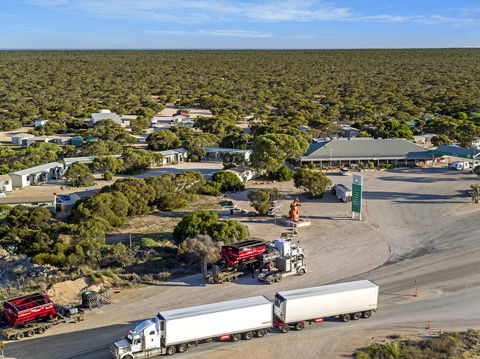 Border Village Roadhouse - Mackay Tourism 0