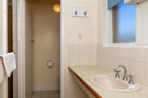 Blue Seas Motel - Mackay Tourism 9