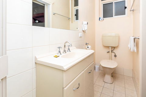 Blue Seas Motel - Mackay Tourism 13
