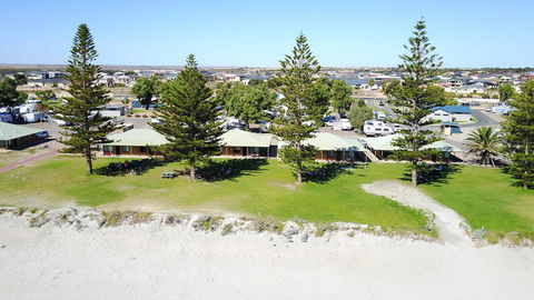 Wallaroo Holiday Park - Mackay Tourism 0