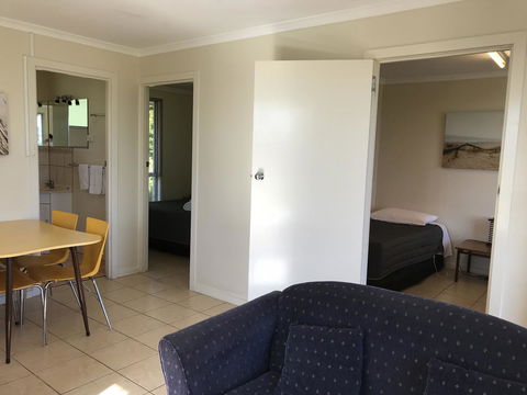 Robetown Motor Inn & Apartments - Mackay Tourism 36