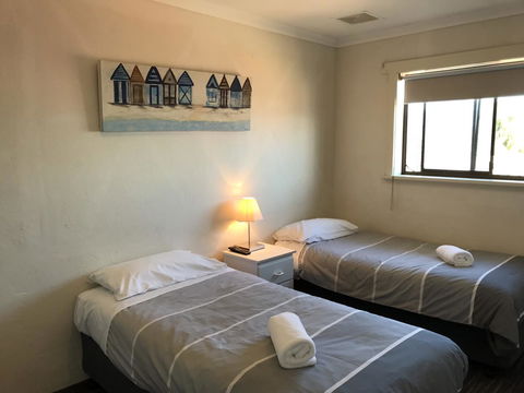 Robetown Motor Inn & Apartments - Mackay Tourism 12