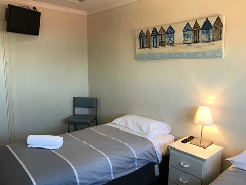 Robetown Motor Inn & Apartments - Mackay Tourism 13