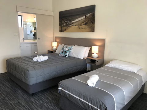 Robetown Motor Inn & Apartments - Mackay Tourism 11