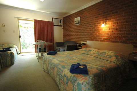 Burra Motor Inn - Mackay Tourism 42