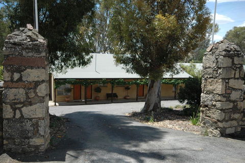 Burra Motor Inn - Mackay Tourism 13