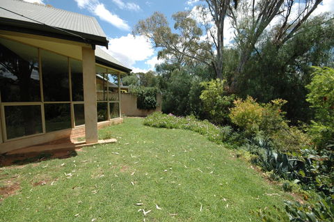 Burra Motor Inn - Mackay Tourism 23