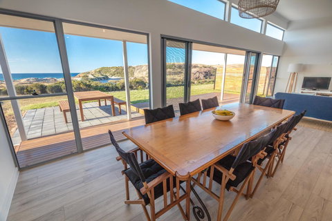 Middle River Beach House, Western House - Mackay Tourism 8