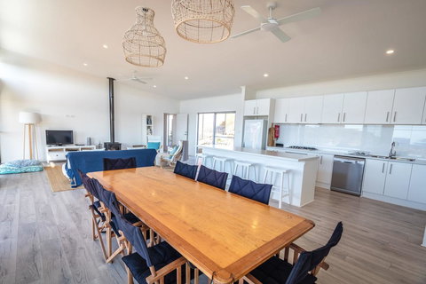 Middle River Beach House, Western House - Mackay Tourism 7