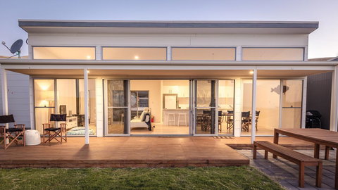 Middle River Beach House, Western House - Mackay Tourism 15