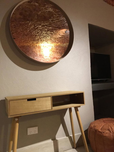 The Lookout Cave Underground Motel - Mackay Tourism 10