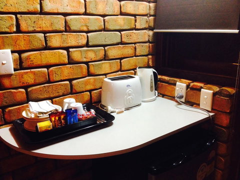 The Lookout Cave Underground Motel - Mackay Tourism 20