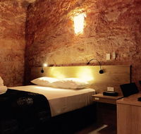 The Lookout Cave Underground Motel - Mackay Tourism