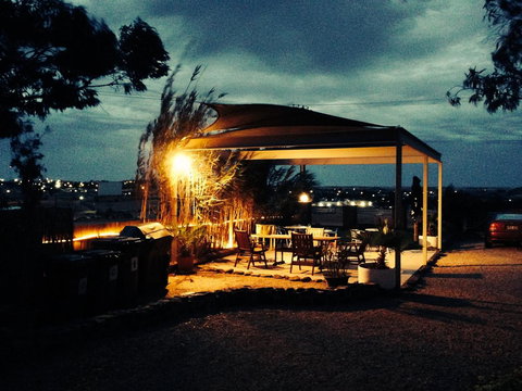 The Lookout Cave Underground Motel - Mackay Tourism 14