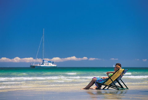 Adelaide Luxury Beach House - Mackay Tourism 31