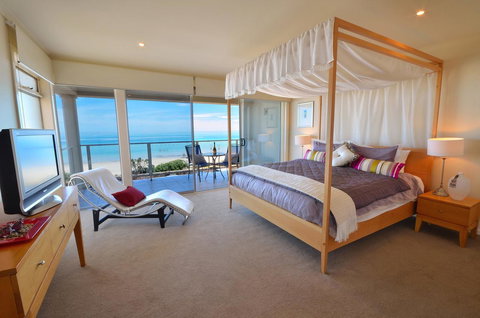 Adelaide Luxury Beach House - Mackay Tourism 2