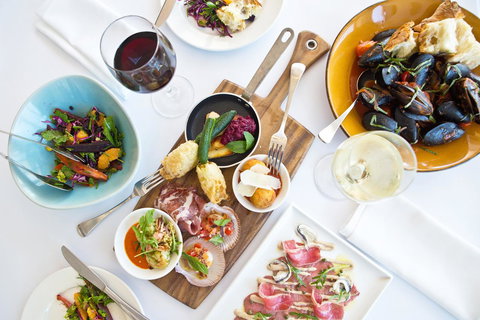 Adelaide Luxury Beach House - Mackay Tourism 29