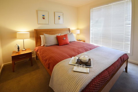 Adelaide Luxury Beach House - Mackay Tourism 34