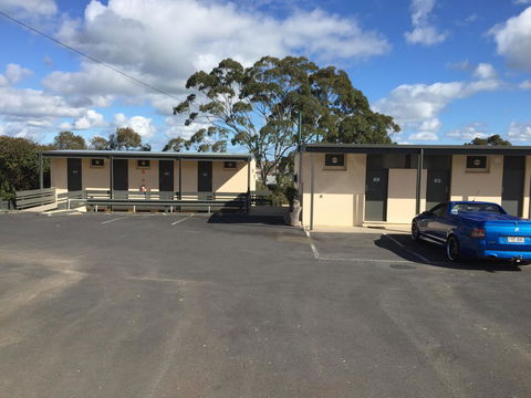 Blue Lake Motel - Mackay Tourism 24