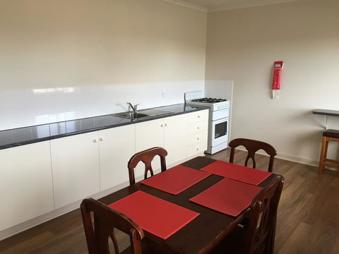 Blue Lake Motel - Mackay Tourism 25