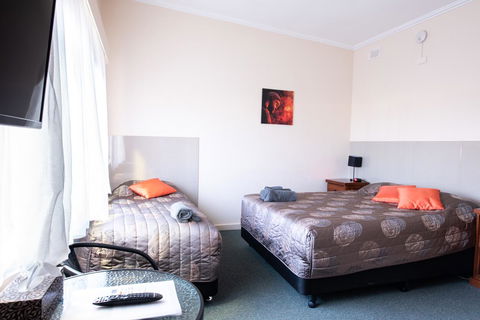 Blue Lake Motel - Mackay Tourism 16