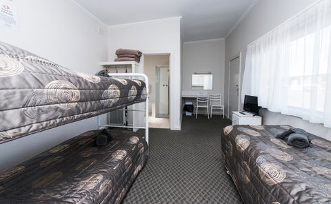 Blue Lake Motel - Mackay Tourism 9
