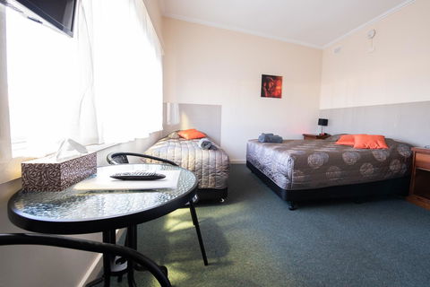 Blue Lake Motel - Mackay Tourism 15