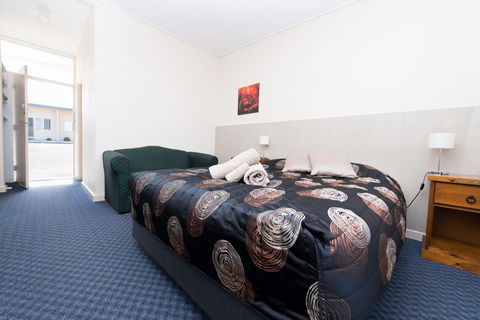 Blue Lake Motel - Mackay Tourism 13