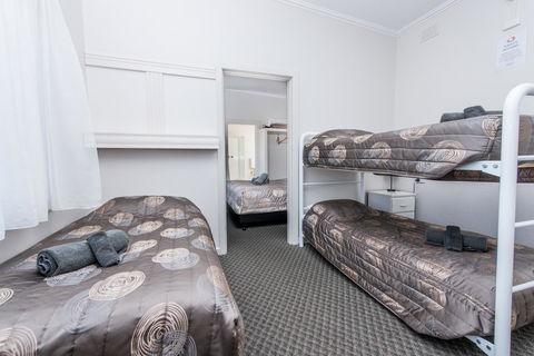 Blue Lake Motel - Mackay Tourism 8