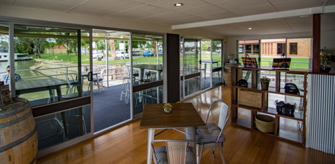 Murray River Queen - Mackay Tourism 29