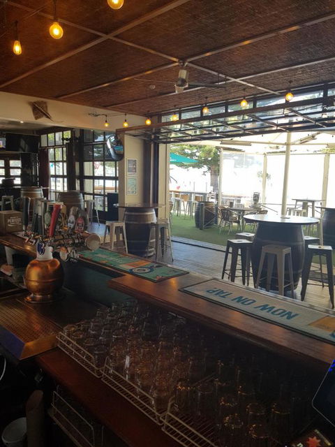 Pier Hotel Port Lincoln - Mackay Tourism 3