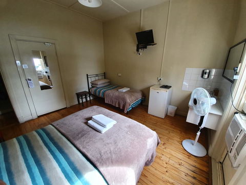 Pier Hotel Port Lincoln - Mackay Tourism 15