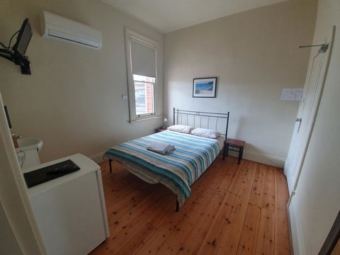 Pier Hotel Port Lincoln - Mackay Tourism 21