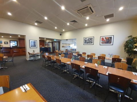 Pier Hotel Port Lincoln - Mackay Tourism 9